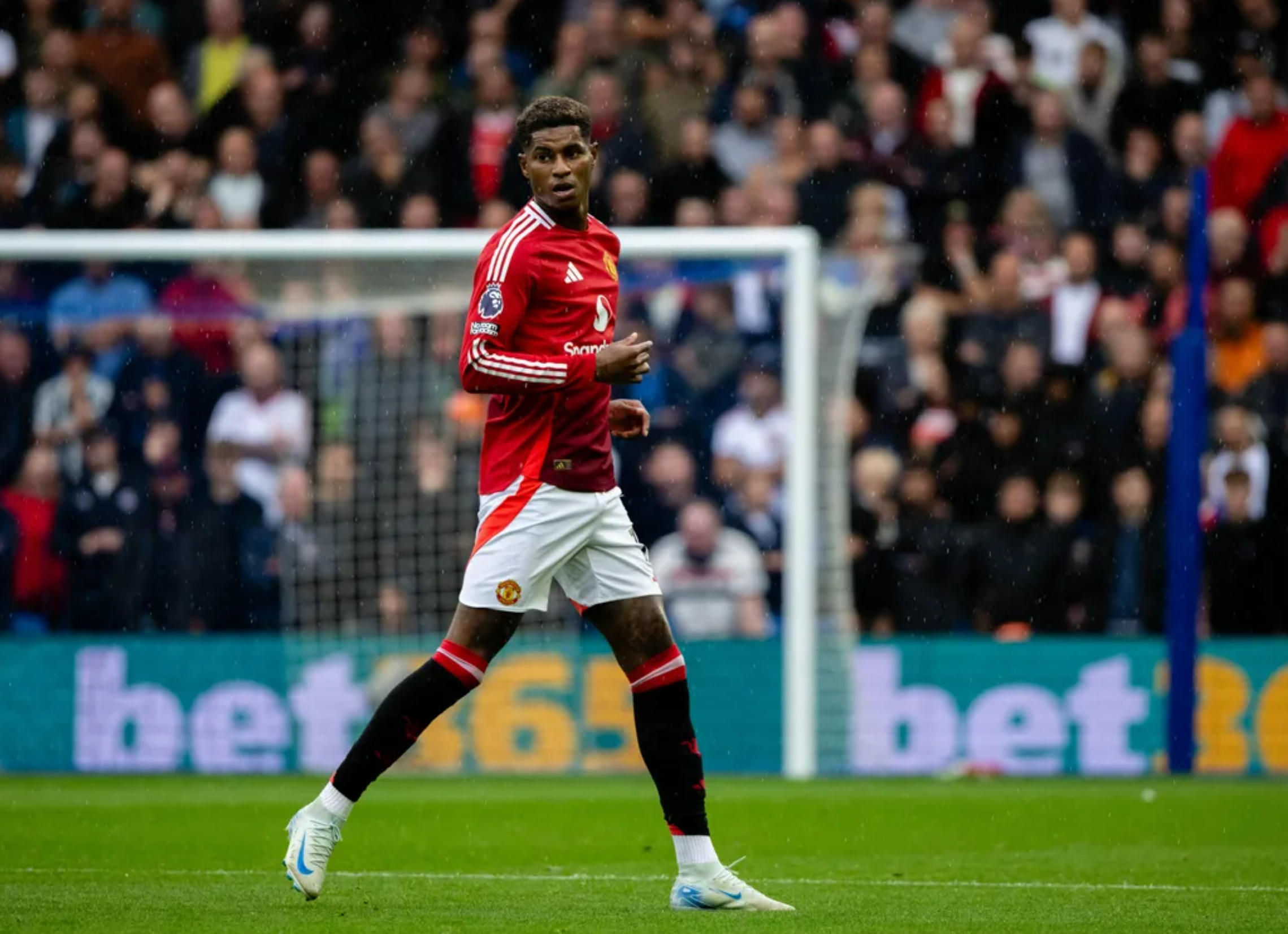 包含曼联为拉什福德估价4800万欧再考虑球员高薪巴萨感到为难的词条