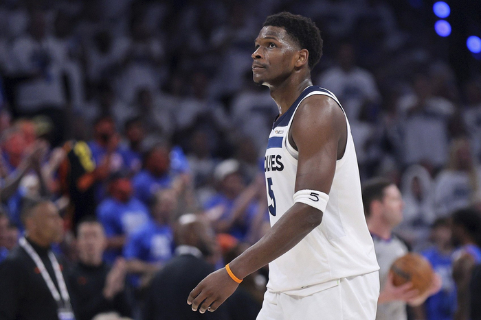 NBA常规赛森林狼客场120-113力克爵士爱德华兹35分兰德尔27+8+7的简单介绍  第1张