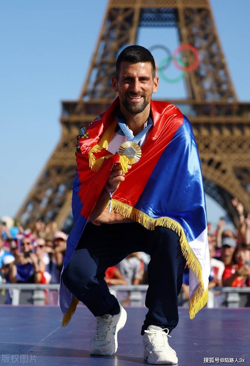 包含登贝莱现身法网展示欧冠奖杯德约科维奇祝贺大巴黎的词条