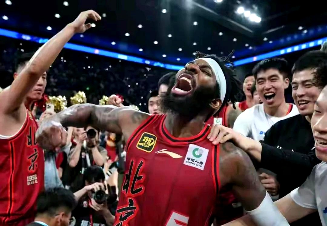 包含篮球超级联赛关键战全程直播锁定夺冠悬念的词条