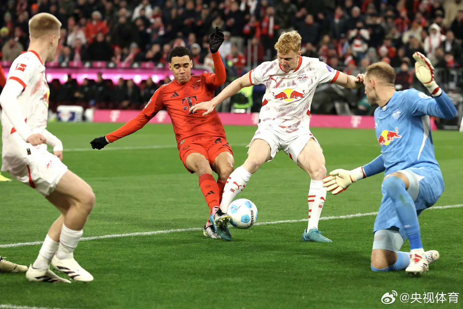 德甲2025-26赛季揭幕战公布拜仁将在主场对阵莱比锡红牛的简单介绍