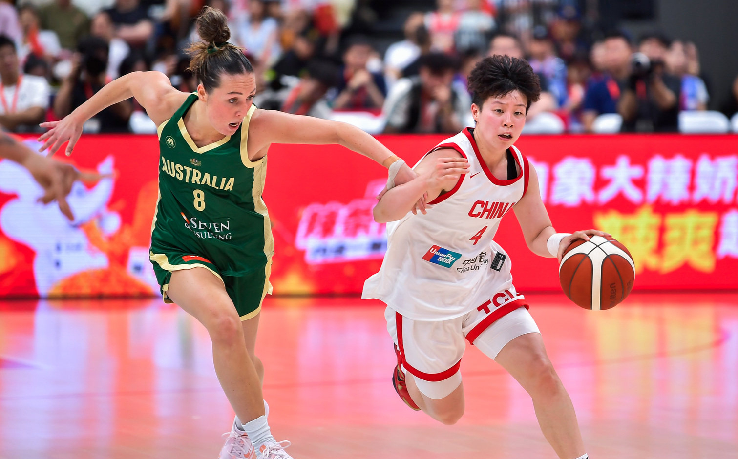 日女甲:富士通红浪女篮VS丰田羚羊女篮的简单介绍