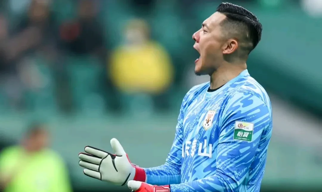 媒体:胡荷韬确定无缘出战泰山国家队期间受伤的简单介绍 第1张 媒体:胡荷韬确定无缘出战泰山国家队期间受伤的简单介绍 第1张