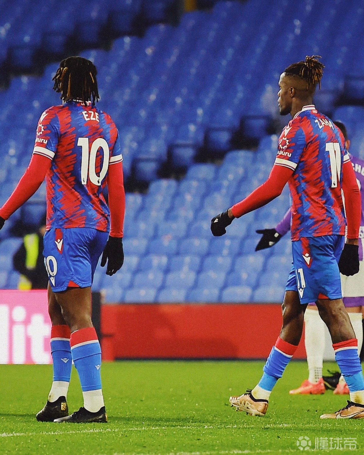 埃泽和格伊并未排除留队的可能性水晶宫不急于出售任何一人的简单介绍