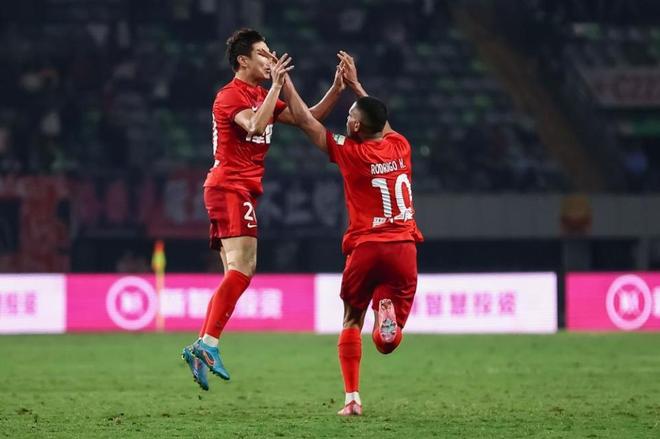 关于中超保级形势解析：梅州客家危险值飙升长春亚泰青岛海牛仍有压力的信息  第1张