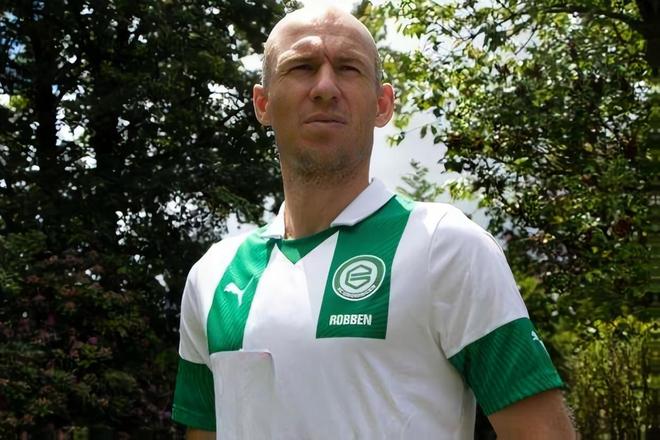 包含英媒：拉亚已成为世界最优秀门将之一球员展现多方面顶级实力的词条