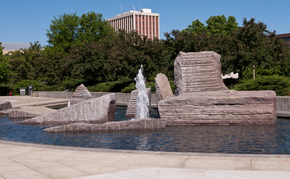 NCAA:内布拉斯加大学VS温斯罗普大学的简单介绍  第2张