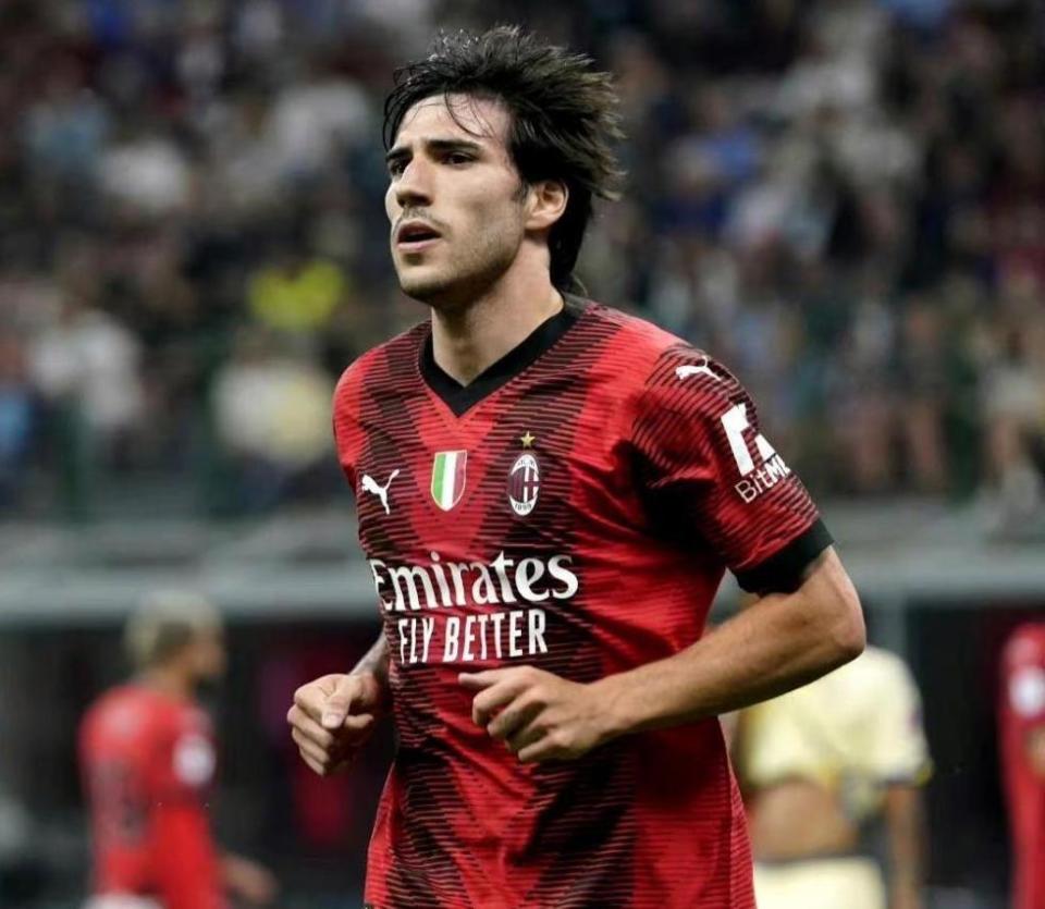 关于纽卡计划7500万欧签埃基蒂克转会费将刷新球队引援记录的信息  第2张