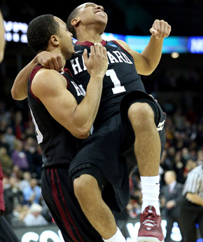 包含NCAA:辛辛那提大学VS路易斯维尔大学的词条