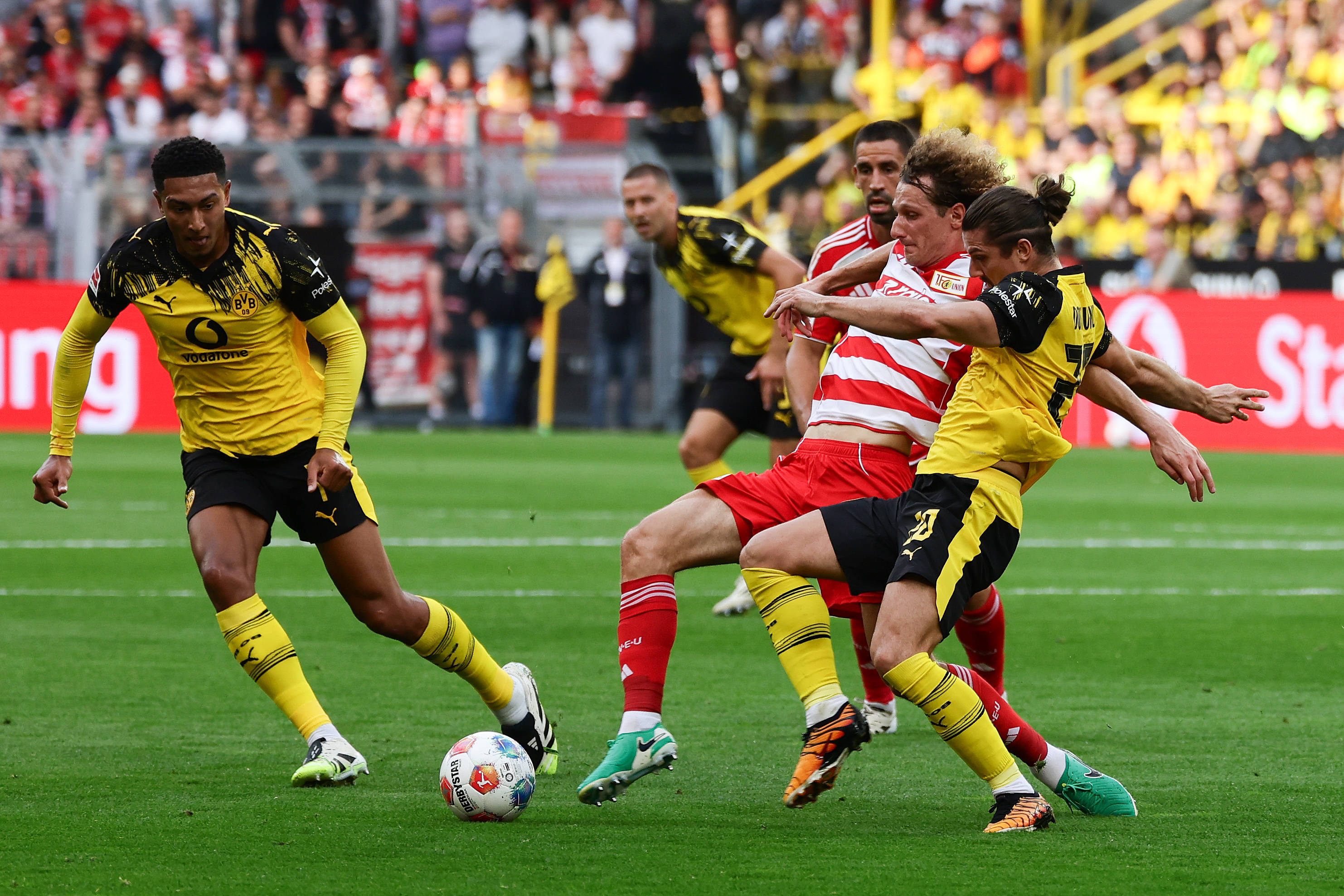 关于安塞尔米诺为多特防守注入活力科瓦奇对其首秀称赞不已的信息