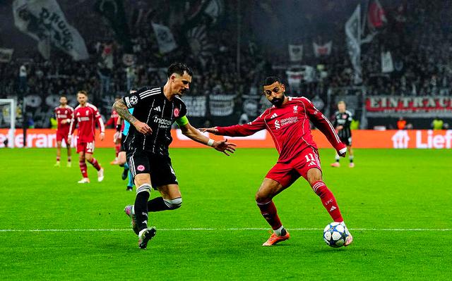 包含利物浦前往法兰克福航班延误临时取消赛前发布会的词条