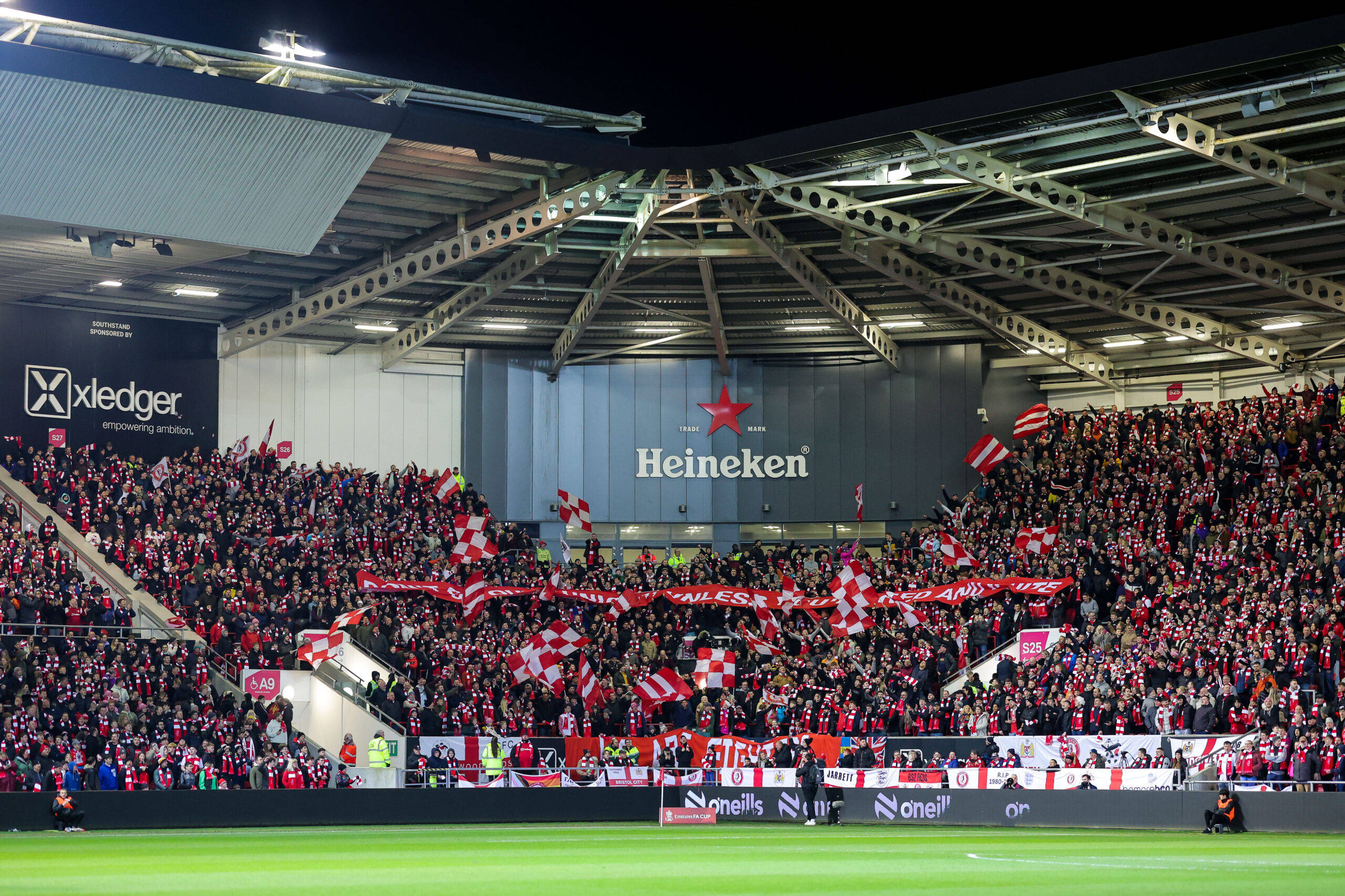 英篮超:布里斯托尔学院VS伦敦雄狮的简单介绍