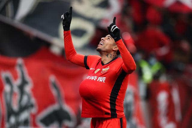 关于足协杯苏州东吴2-6上海海港蒯纪闻献传射古斯塔沃梅开二度建功的信息