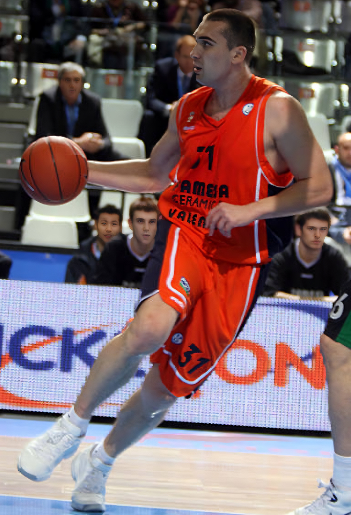 阿瑙托维奇加盟贝尔格莱德红星拒绝美职联和沙特报价的简单介绍  第1张