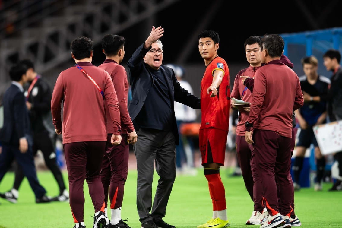 关于伊万执教国足13场3胜2平8负胜率不足25%的信息  第2张