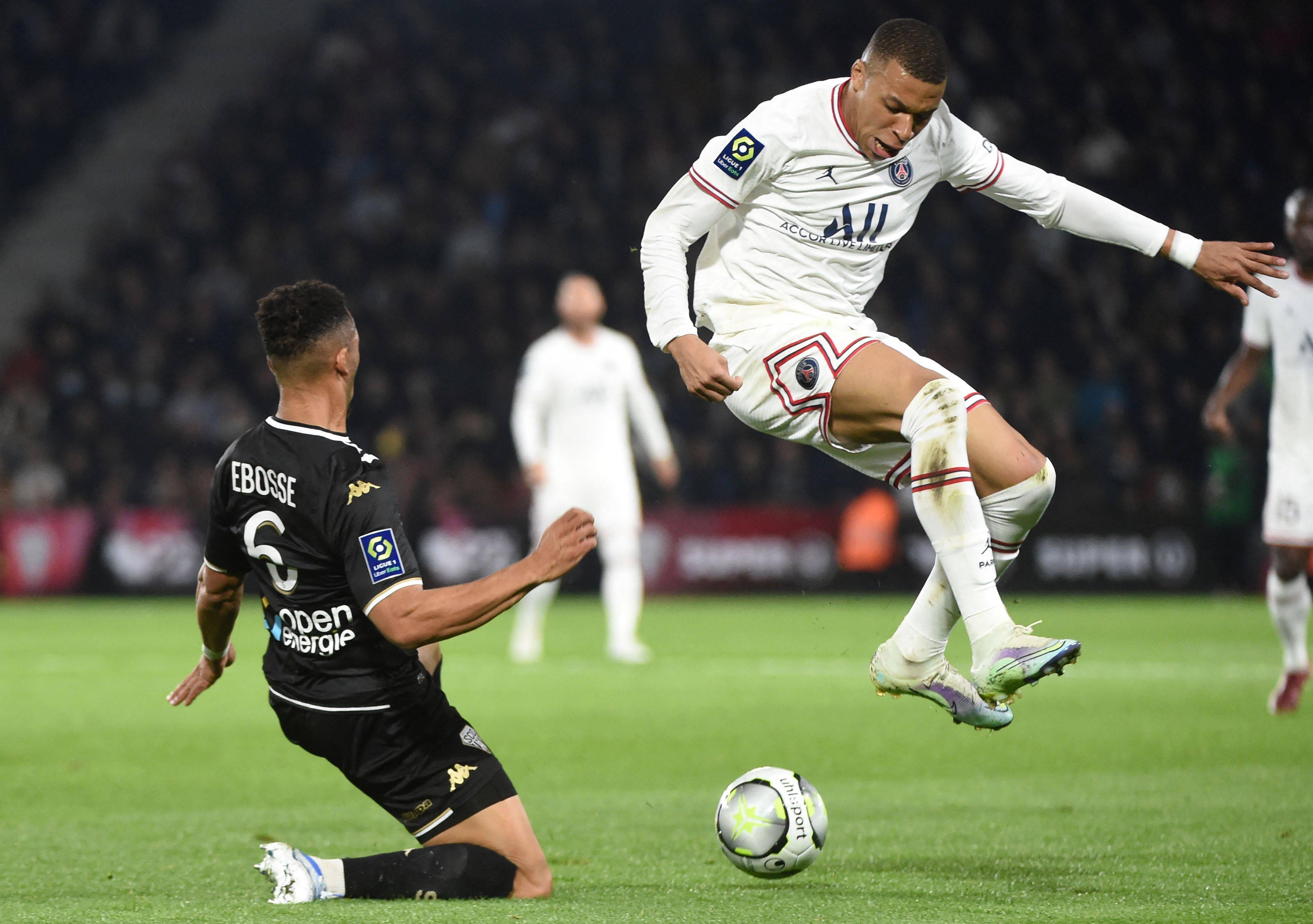 法甲洛里昂1-1巴黎圣日耳曼巴黎继续领跑的简单介绍  第1张