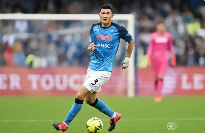 罗马诺：拜仁有意引进维加取代或将离队的金玟哉的简单介绍