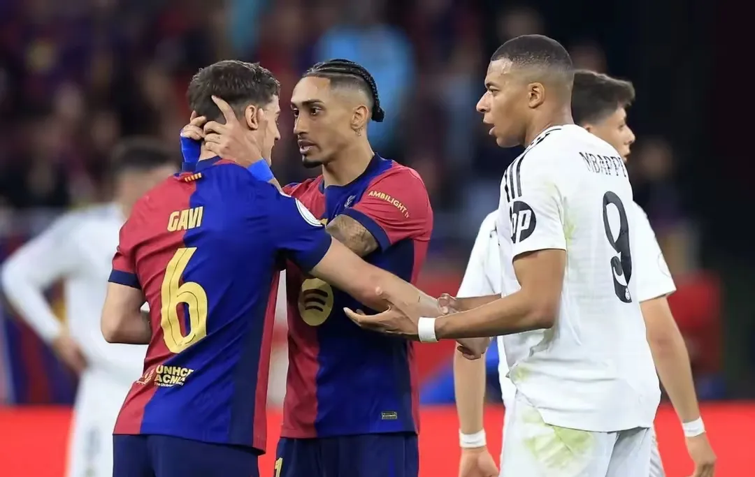 包含曝尤文有意在今夏引进安东尼球员不会重返曼联的词条