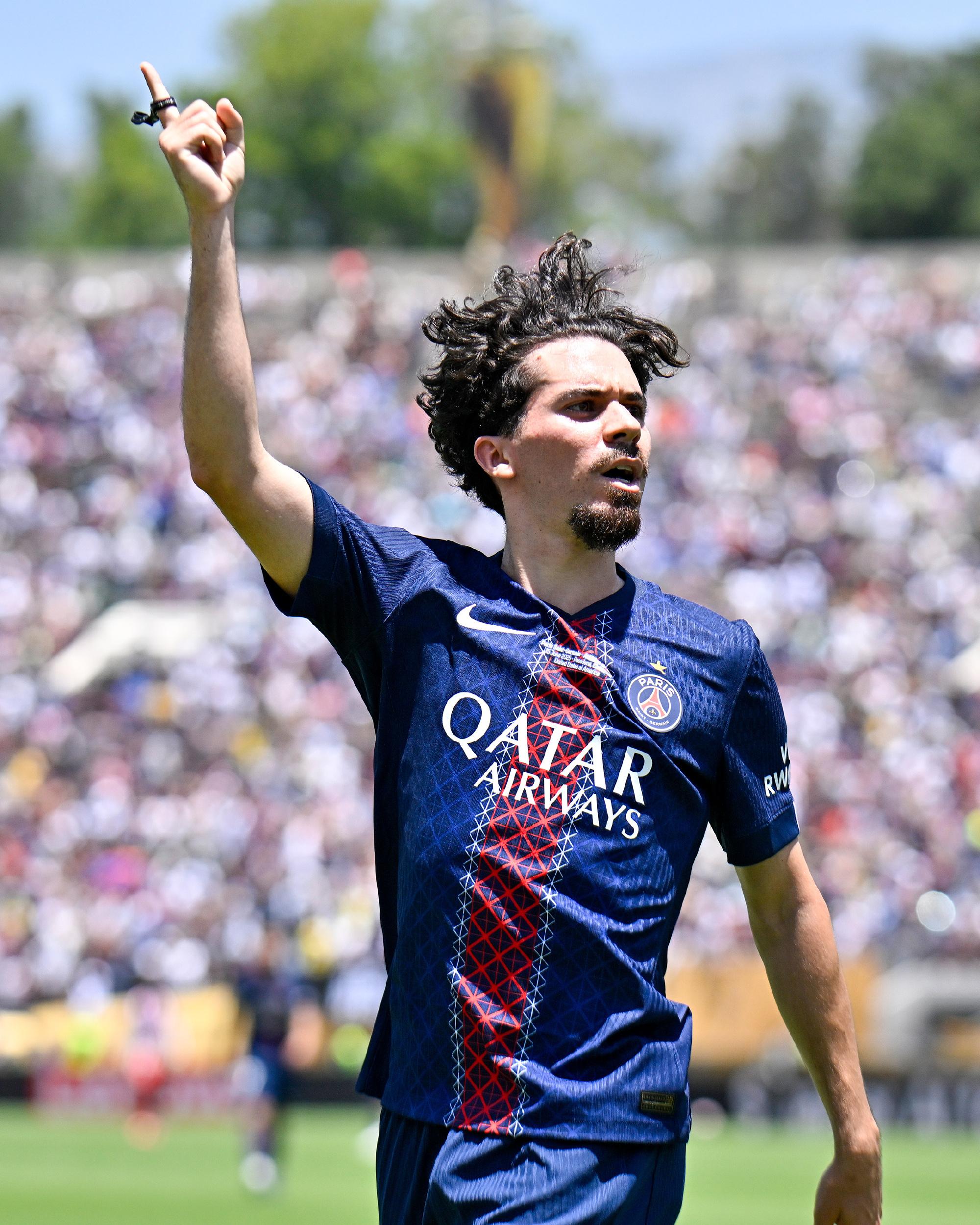 关于世俱杯巴黎圣日耳曼4-0迈阿密国际顺利晋级8强的信息