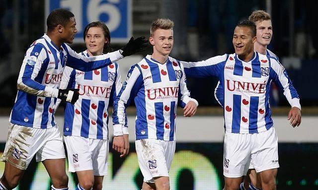 包含荷甲：海伦芬VS阿尔克马尔的词条  第1张