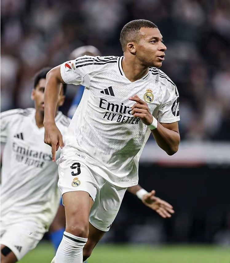 包含媒体：皇马主帅位子真不好坐阿隆索无缘开门红的词条  第1张