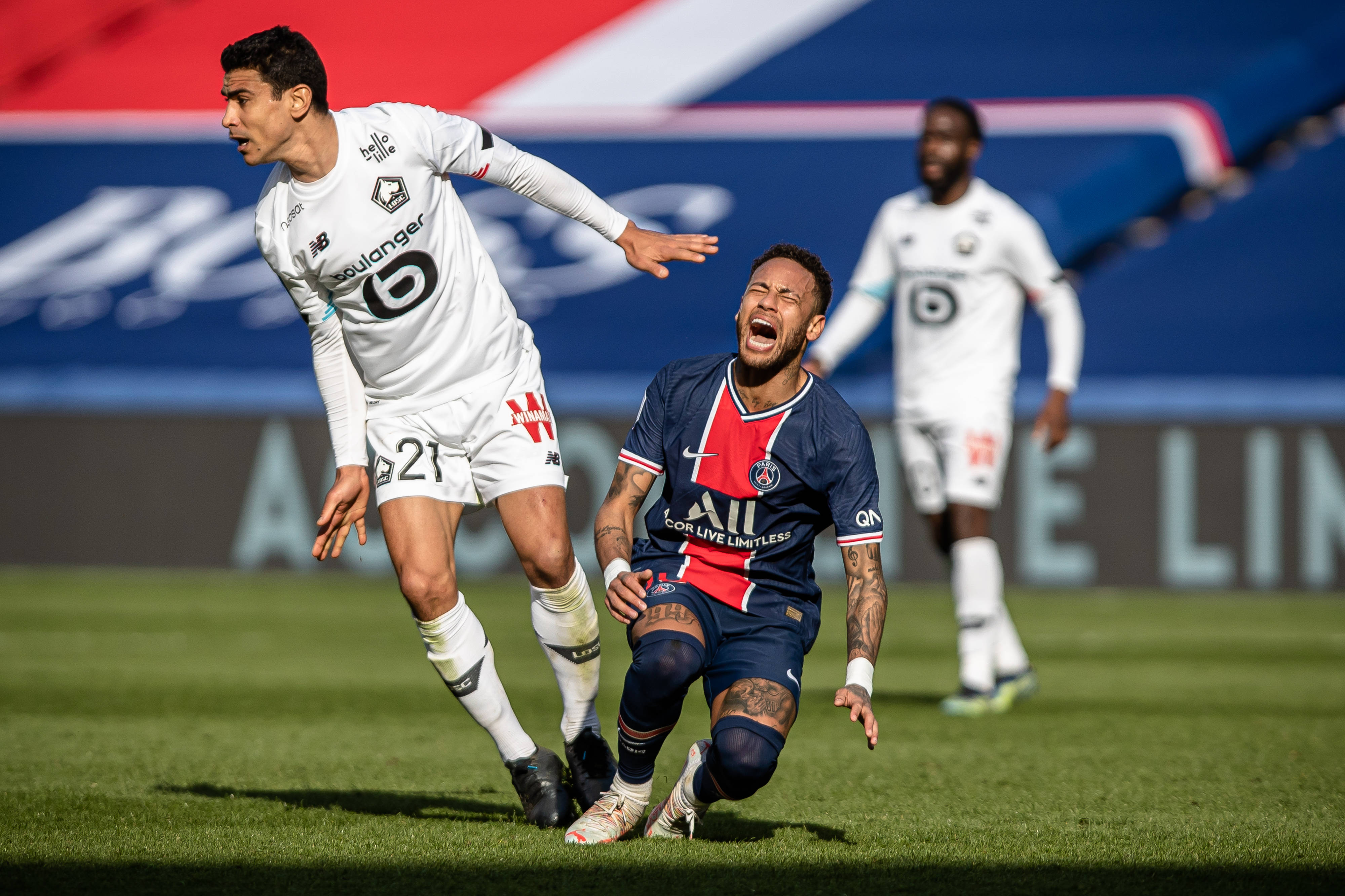 法甲：里尔VS巴黎FC  第2张