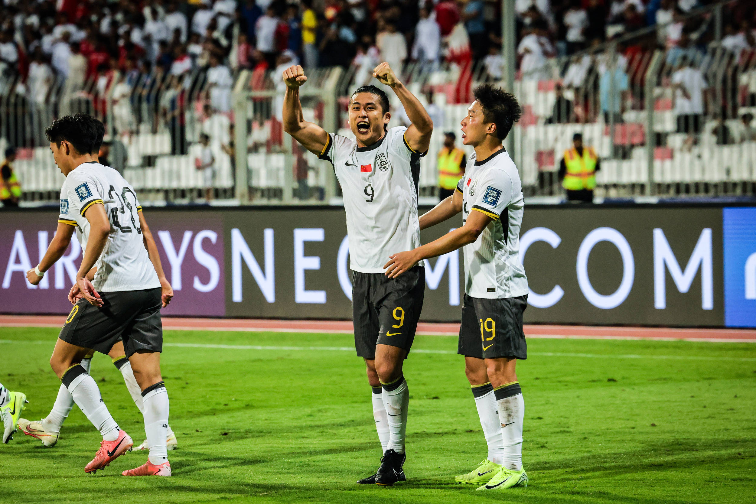 国足战巴林23人名单林良铭、谢文能回归的简单介绍  第2张