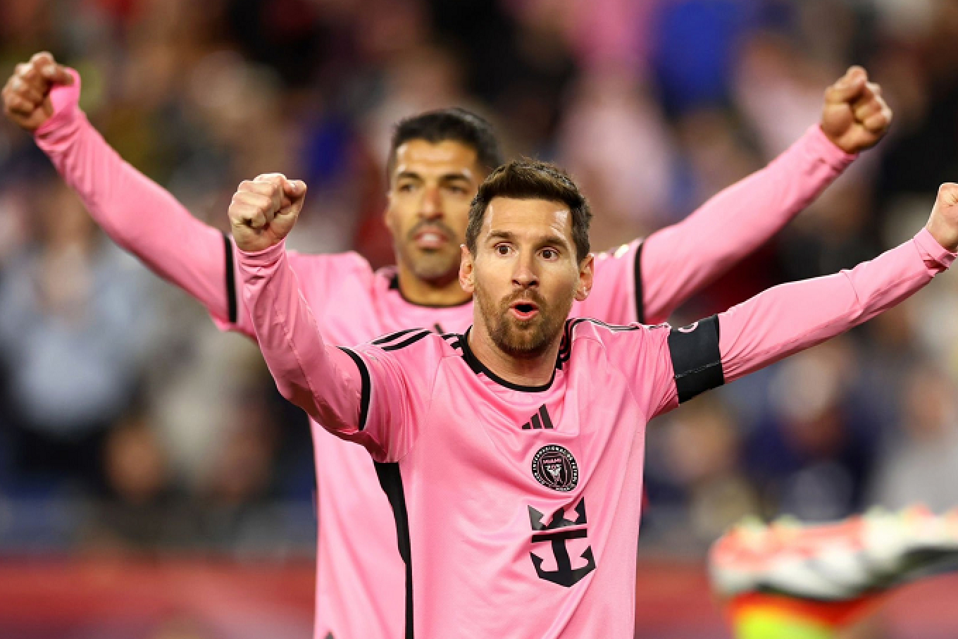 梅西19场比赛13球3助直接参与16球