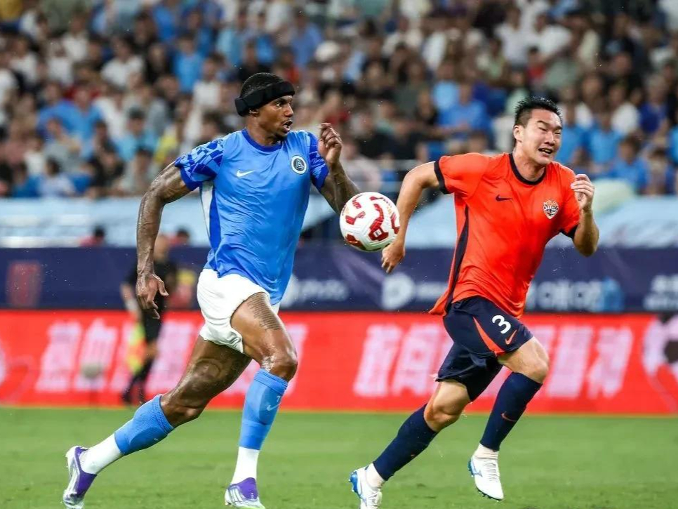 关于中超成都蓉城5-0深圳新鹏城韦世豪严鼎皓罗慕洛分别贡献传射的信息