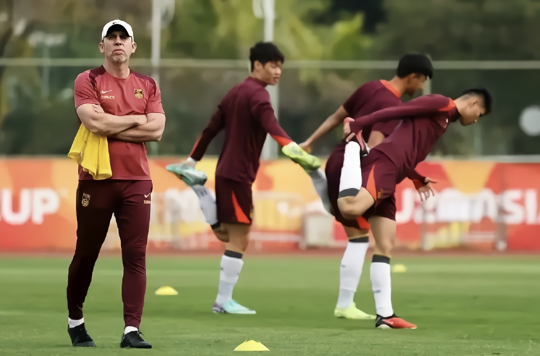 媒体：国足东亚杯力争不垫底久尔杰维奇率队出战的简单介绍