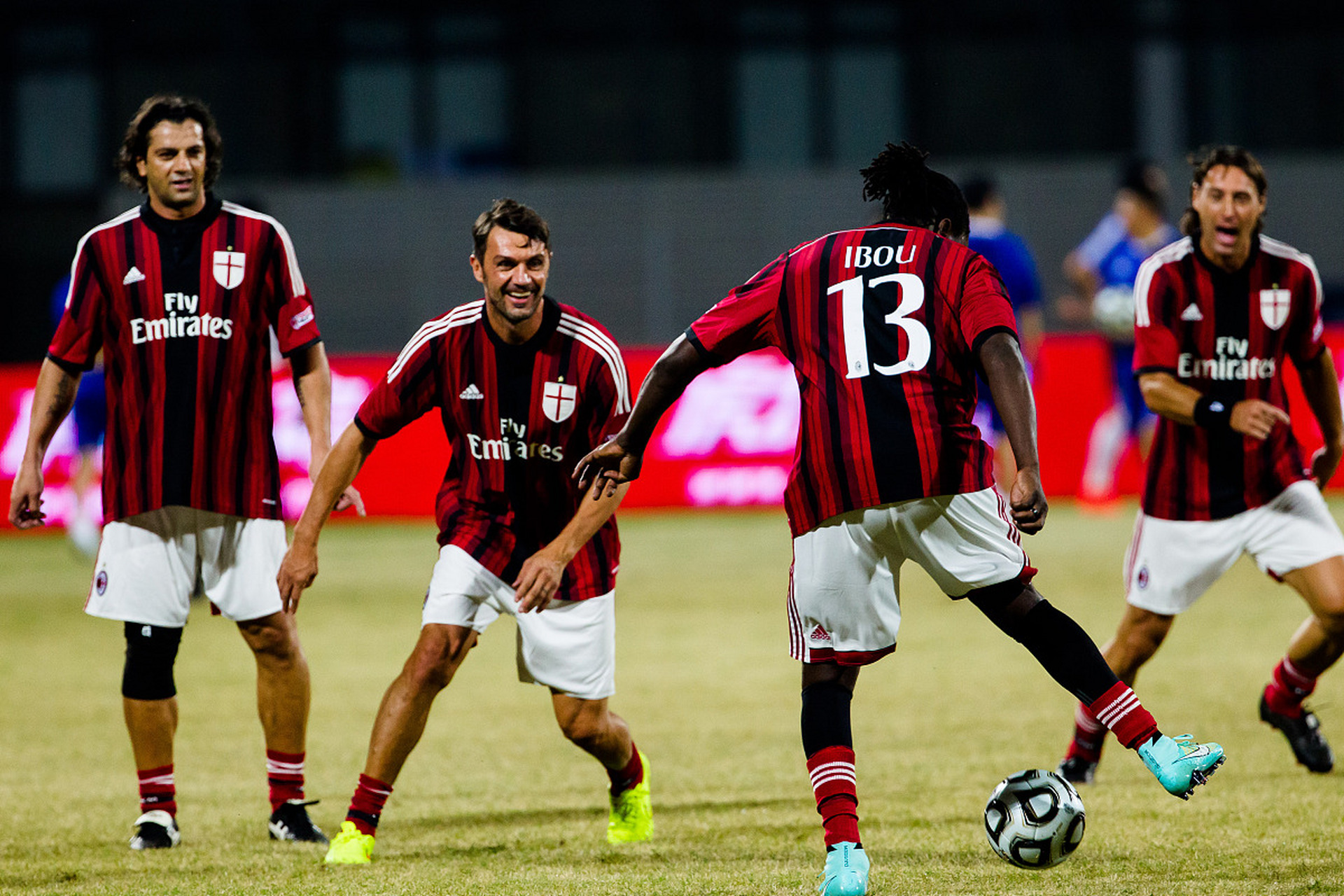 AC米兰有意富安健洋球员今夏与球队解约的简单介绍  第2张