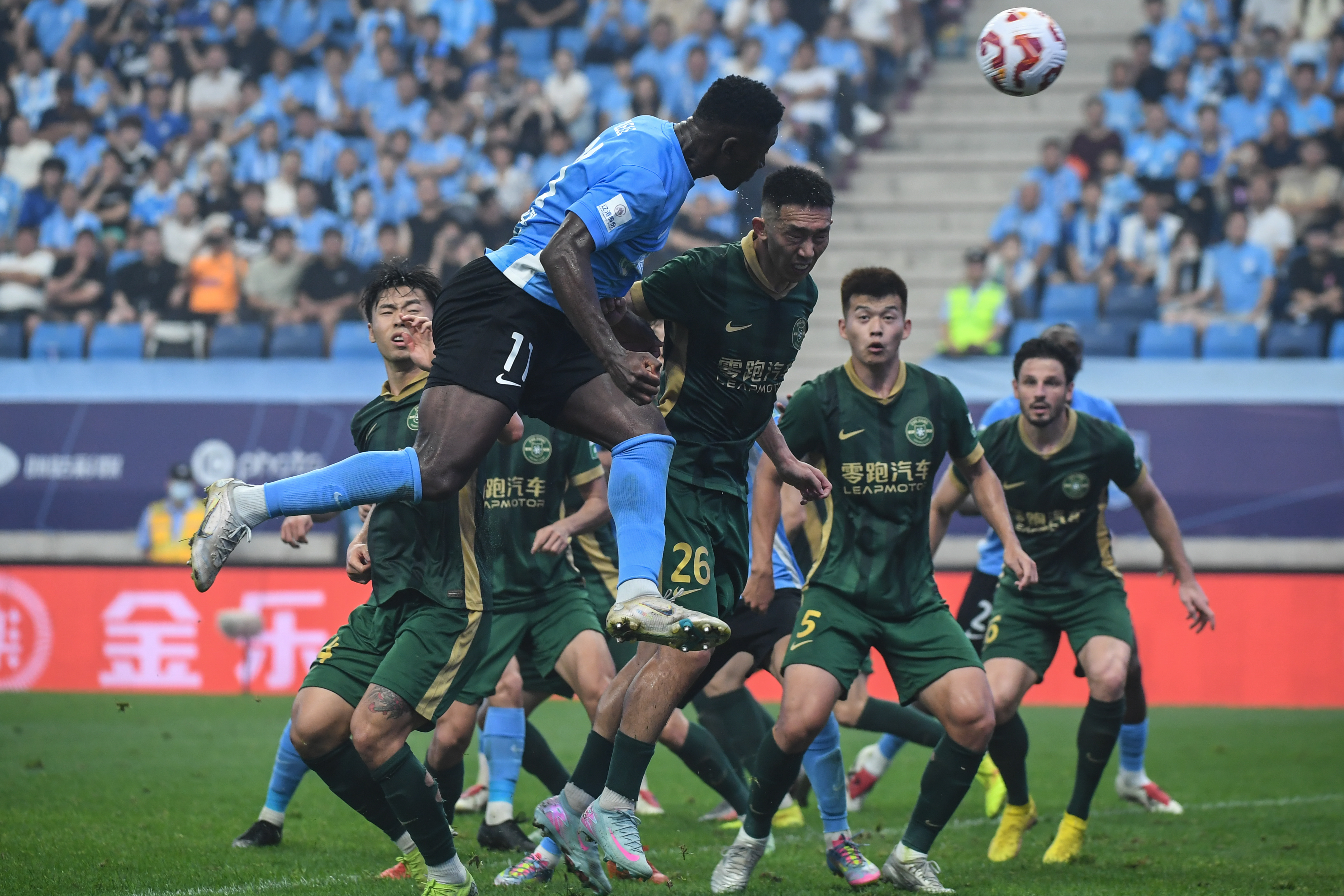 上海海港将对阵大连英博上海海港进攻表现相当突出的简单介绍