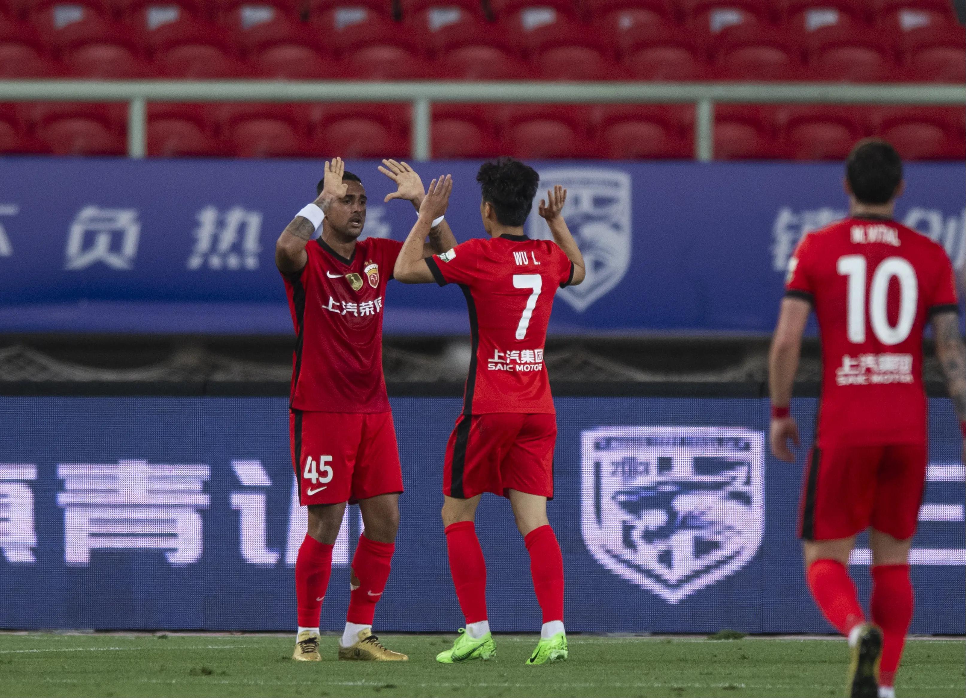 高天意离开国足因停赛无缘东亚杯末轮比赛的简单介绍  第2张